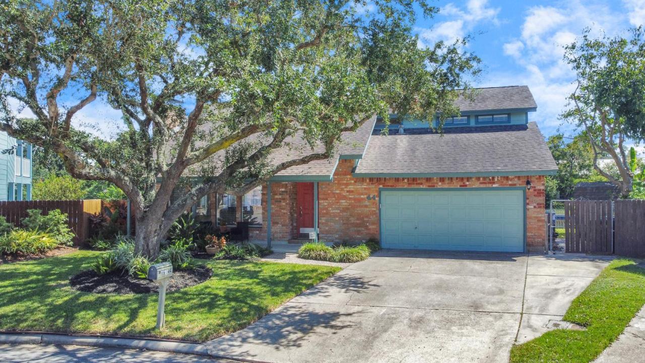 Beauty On The Water! Lake House Near The Beaches! Galveston Exterior photo
