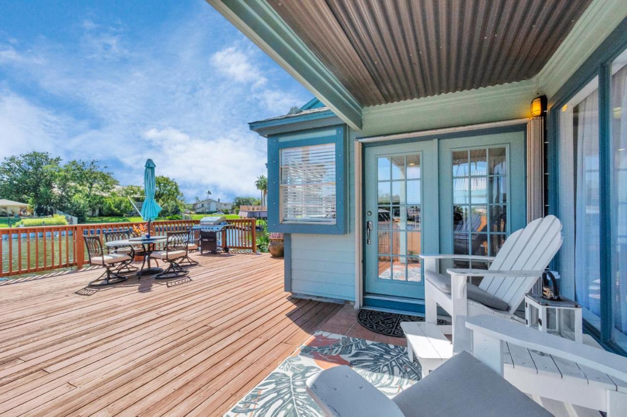 Beauty On The Water! Lake House Near The Beaches! Galveston Exterior photo