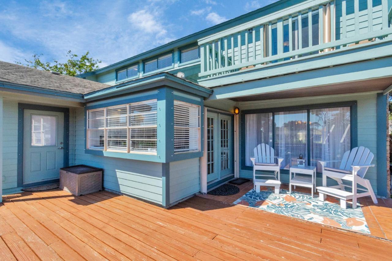 Beauty On The Water! Lake House Near The Beaches! Galveston Exterior photo