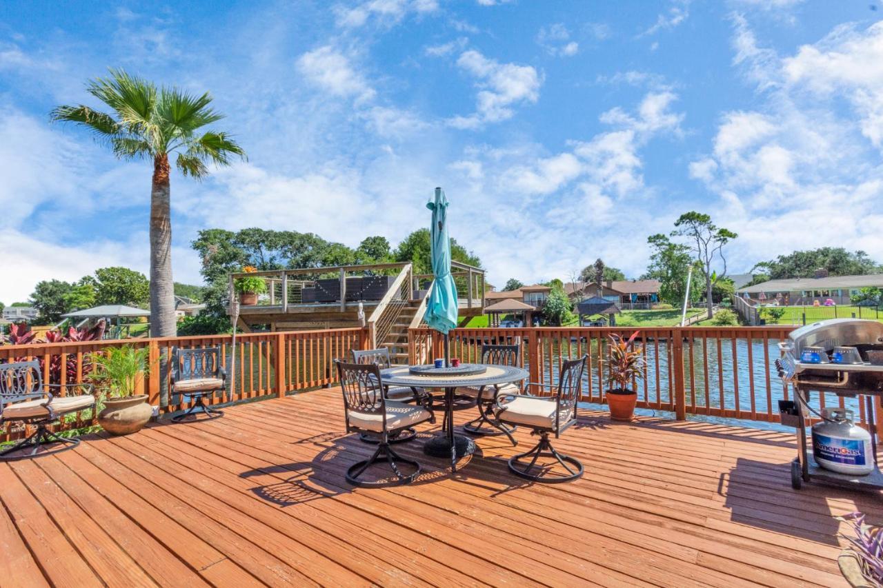 Beauty On The Water! Lake House Near The Beaches! Galveston Exterior photo
