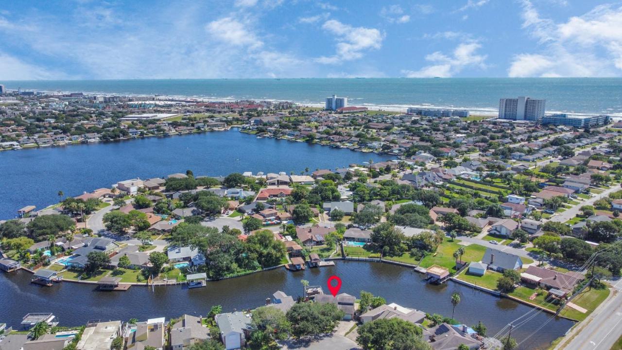 Beauty On The Water! Lake House Near The Beaches! Galveston Exterior photo