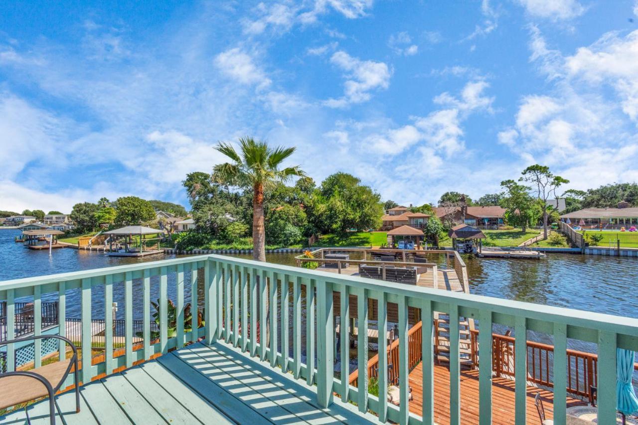 Beauty On The Water! Lake House Near The Beaches! Galveston Exterior photo